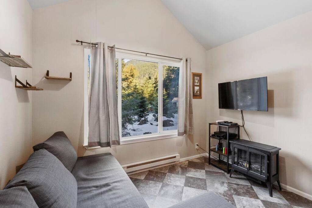 Cozy Tiny Home Steps Away From Mt. Rainier 애쉬포드 외부 사진