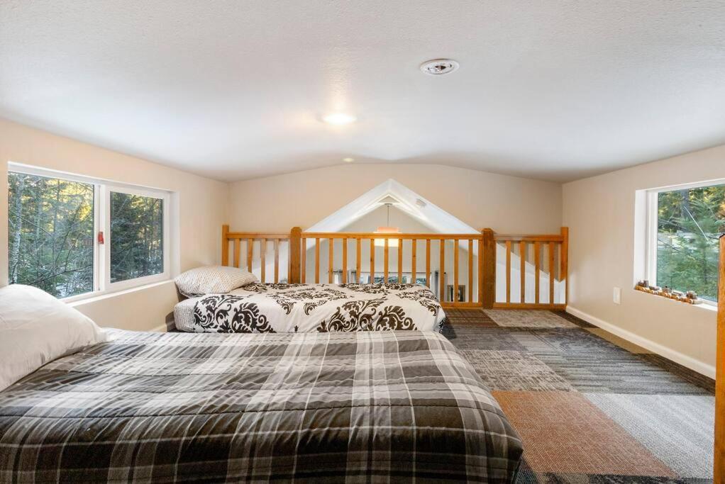 Cozy Tiny Home Steps Away From Mt. Rainier 애쉬포드 외부 사진