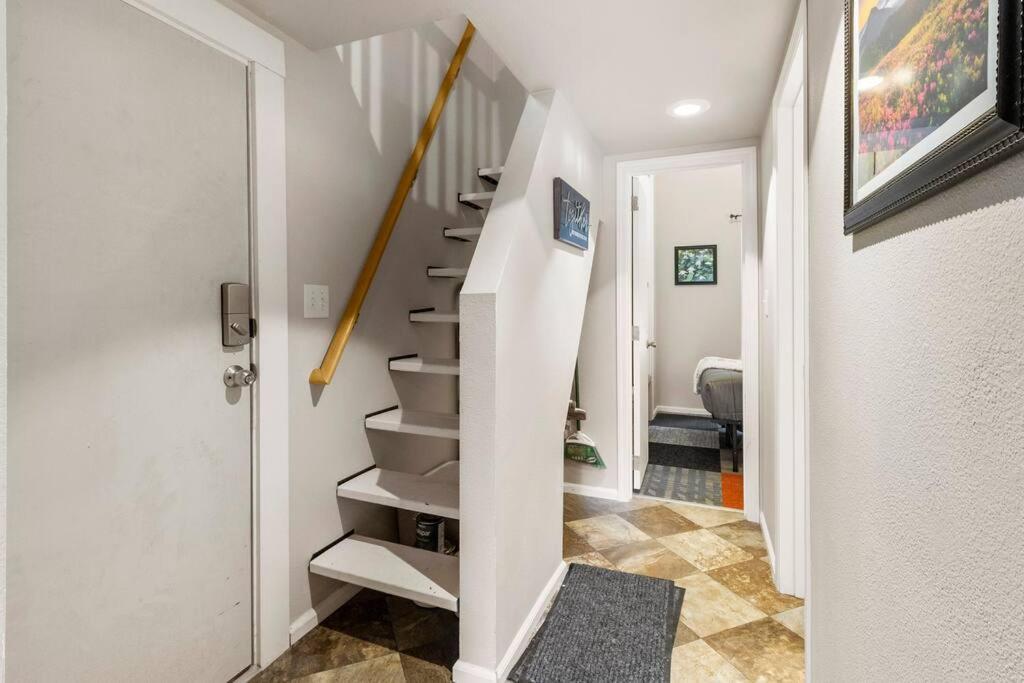 Cozy Tiny Home Steps Away From Mt. Rainier 애쉬포드 외부 사진