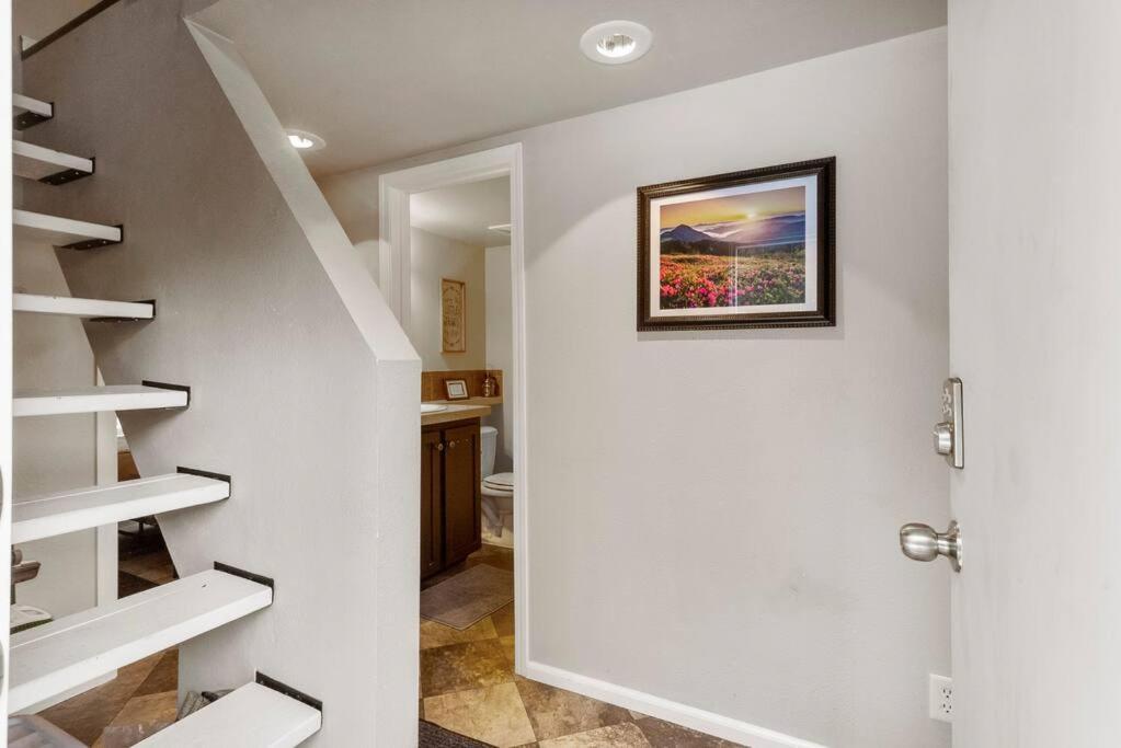Cozy Tiny Home Steps Away From Mt. Rainier 애쉬포드 외부 사진