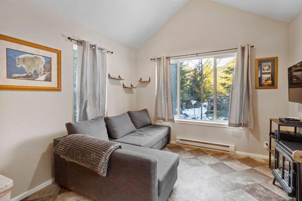 Cozy Tiny Home Steps Away From Mt. Rainier 애쉬포드 외부 사진